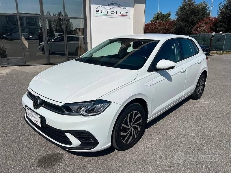 Usata VW Polo Life 80 CV (58 kW) 2023 Bianco Utilitaria