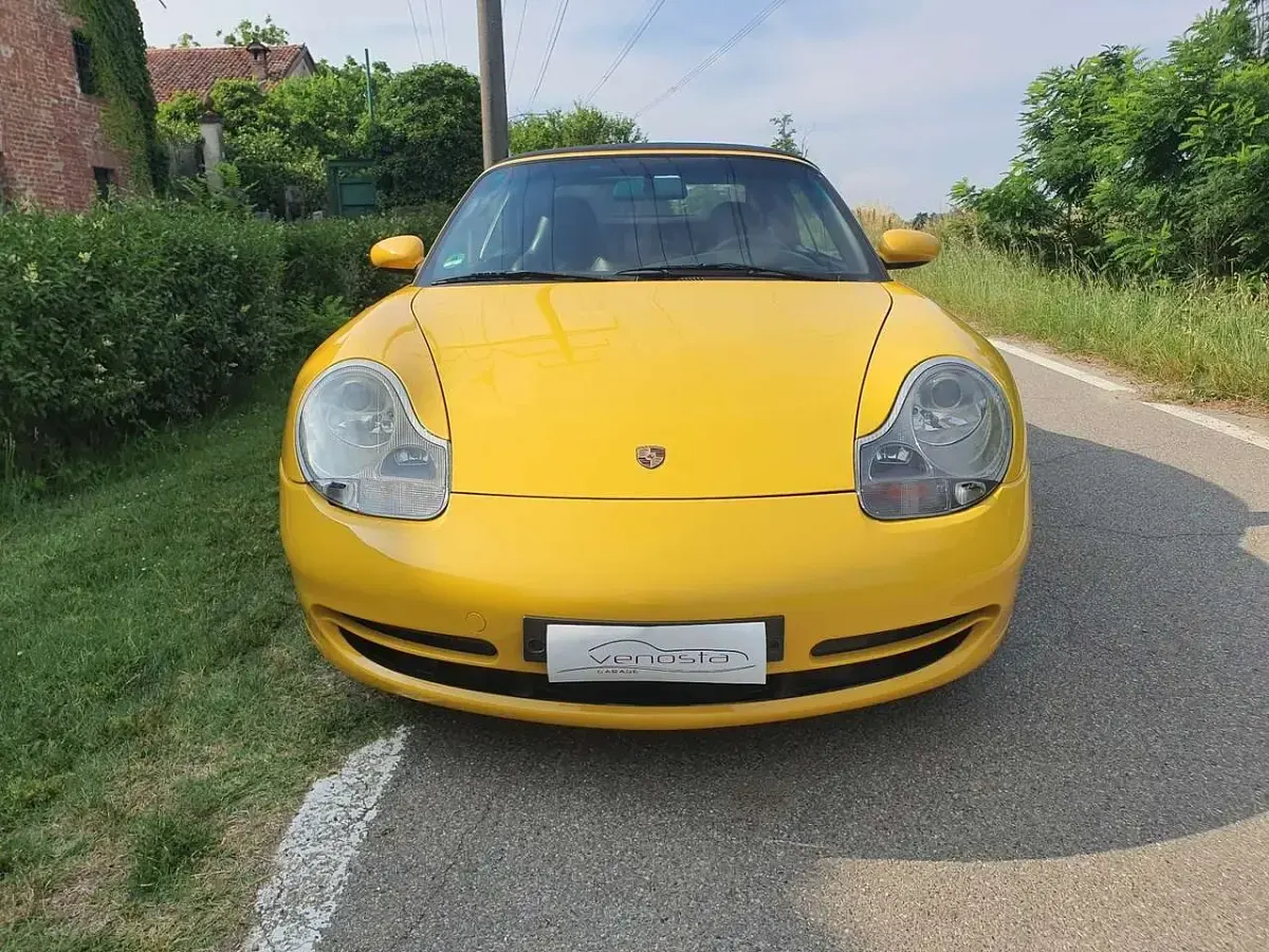 Usata Porsche 911 Carrera Cabriolet 300 CV (220 kW) 1999 Giallo Cabrio