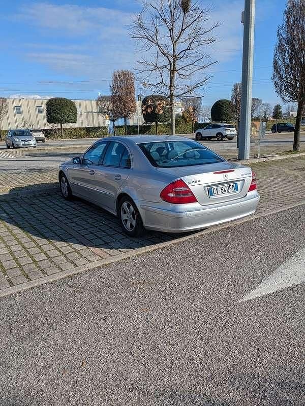 Usata Mercedes E200 Avantgarde 163 CV (119 kW) 2002 Berlina