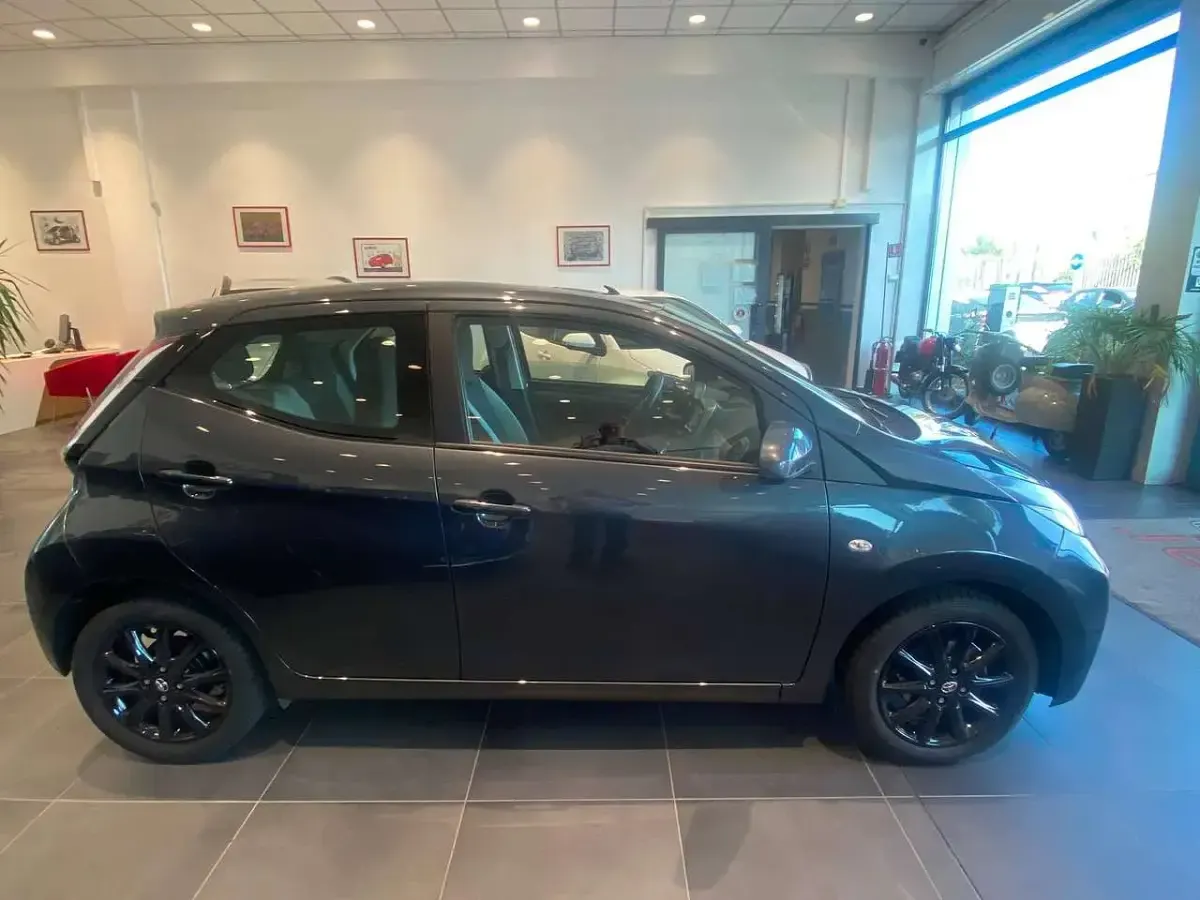 Usata Toyota Aygo Cool 69 CV (50 kW) 2017 Grigio Utilitaria
