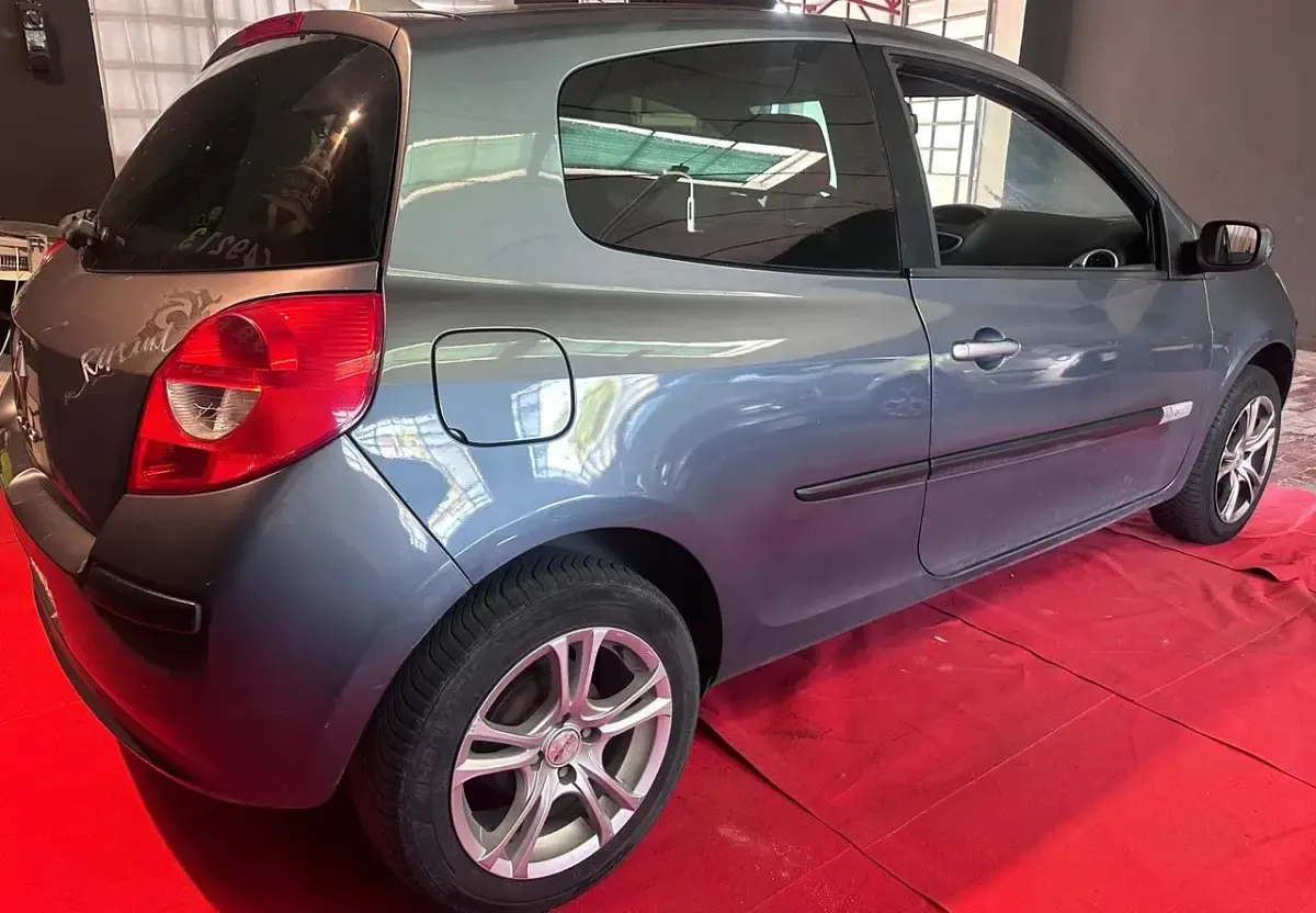 Usata Renault Clio II Rip Curl 58 CV (42 kW) 2008 Grigio Berlina