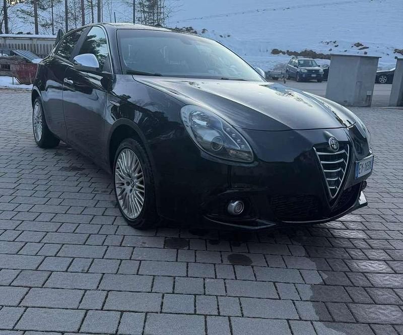 Usata Alfa Romeo Giulietta Distinctive 150 CV (110 kW) 2015 Nero Utilitaria