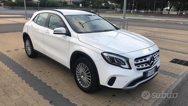 Bianco Usata 2019 Mercedes GLA200 Business SUV | 16.900 € (Ottimo prezzo) - Immagine 1/4