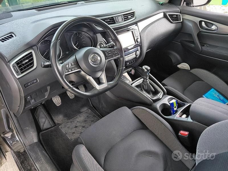 Usata Nissan Qashqai N-Connecta 116 CV (85 kW) 2018 Nero SUV