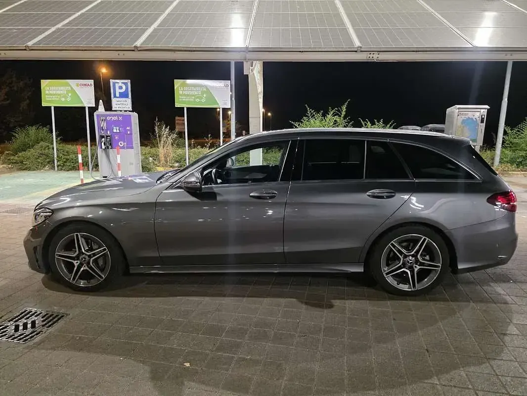 Usata Mercedes C220 Premium 194 CV (142 kW) 2020 Grigio Station wagon