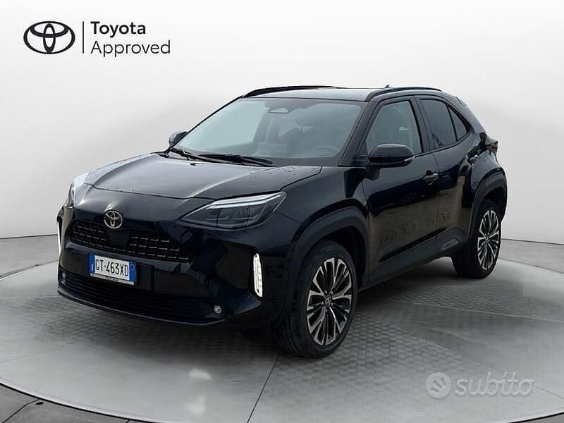 Nero Usata 2024 Toyota Yaris Cross Lounge SUV | 26.900 € - Immagine 1/3