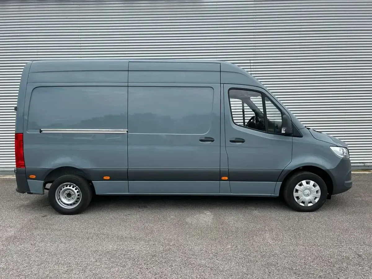 Usata Mercedes Sprinter 143 CV (105 kW) 2019 Grigio selenite Furgone