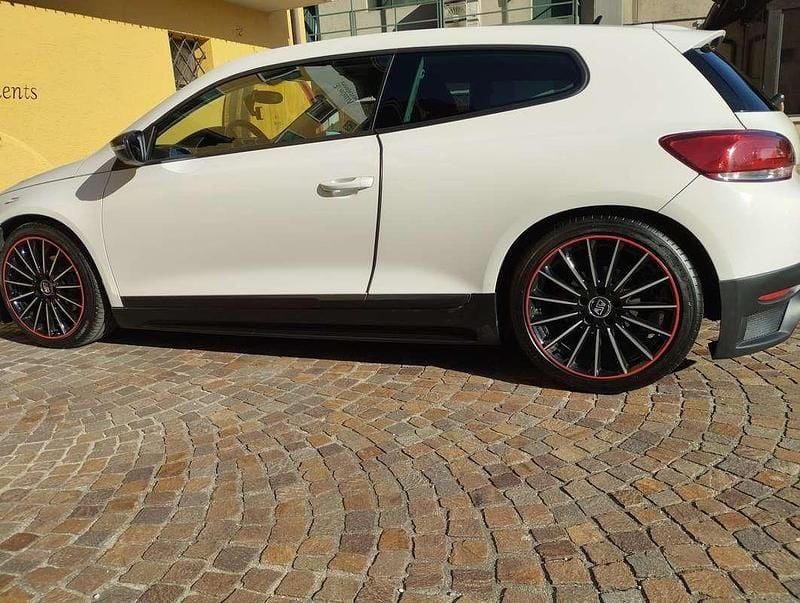 Usata VW Scirocco 122 CV (89 kW) 2009 Bianco Coupé