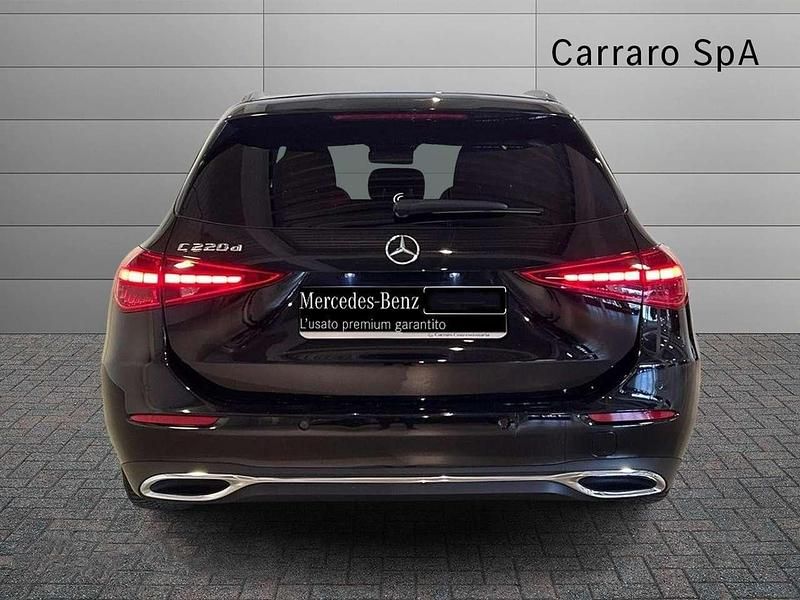 Usata Mercedes C220 200 CV (147 kW) 2022 Nero Station wagon