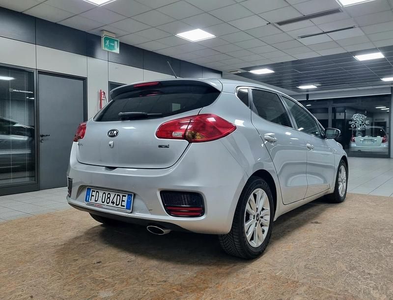 Usata Kia Ceed 110 CV (80 kW) 2016 Argento Utilitaria