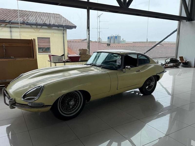 Usata Jaguar E-Type 265 CV (194 kW) 1967 Giallo Coupé