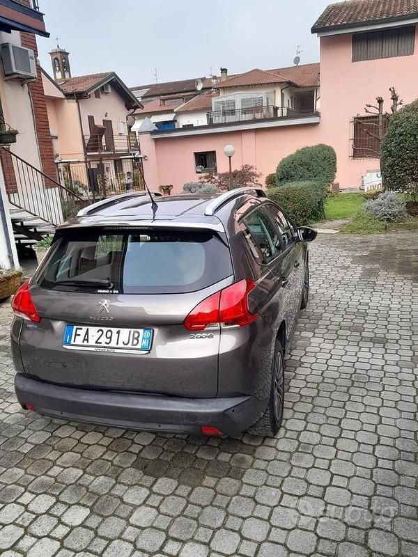 Usata Peugeot 2008 Allure 99 CV (72 kW) 2015 SUV