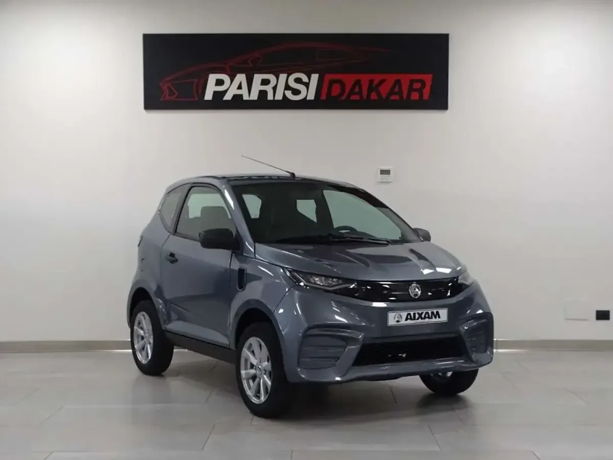 Nuova Aixam AMBITION Pack 5 kW (8 CV) 2026 Grigio titanio Utilitaria