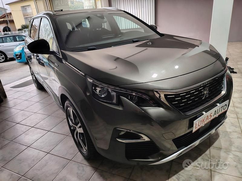 Usata Peugeot 5008 GT-line 130 CV (95 kW) 2020 Grigio SUV