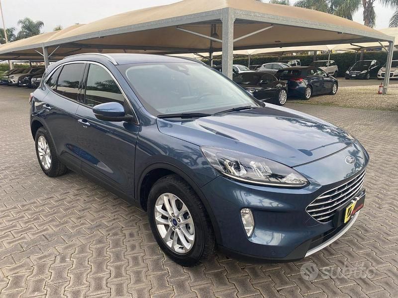 Usata Ford Kuga Titanium 120 CV (88 kW) 2022 Blu SUV