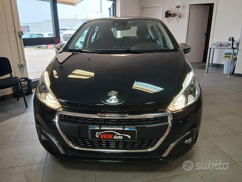 Usata Peugeot 208 75 CV (55 kW) 2017 Nero Utilitaria