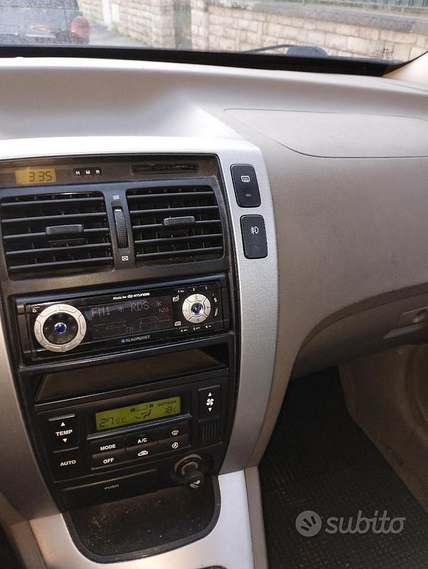 Usata Hyundai Tucson Dynamiq 140 CV (102 kW) 2006 Grigio SUV