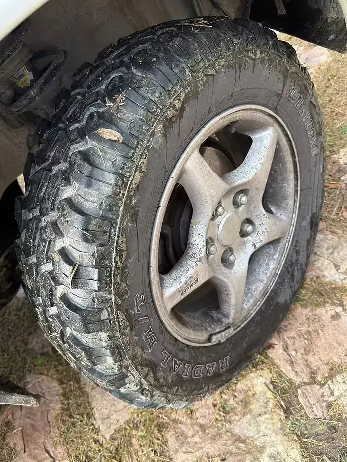 Usata Daihatsu Terios 83 CV (61 kW) 2000 Grigio SUV