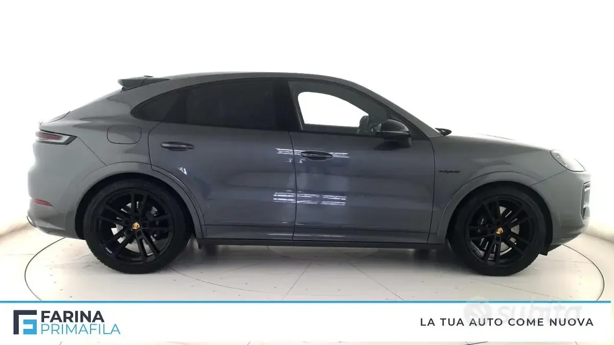 Gebraucht Porsche Cayenne 305 PS (224 kW) 2024 Grau SUV