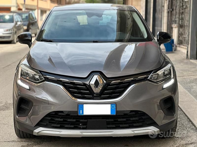 Usata Renault Captur Intens 95 CV (69 kW) 2021 Grigio SUV