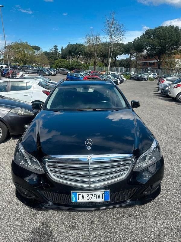 Usata Mercedes E200 136 CV (100 kW) 2015 Nero Station wagon