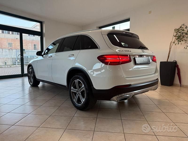 Usata Mercedes GLC220 170 CV (125 kW) 2019 Bianco SUV