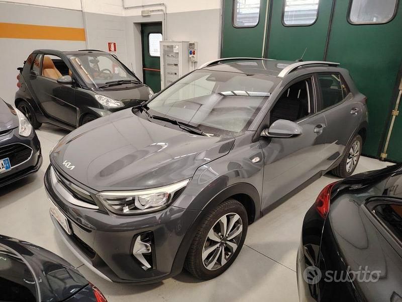 Usata Kia Stonic Style 101 CV (74 kW) 2022 Grigio SUV