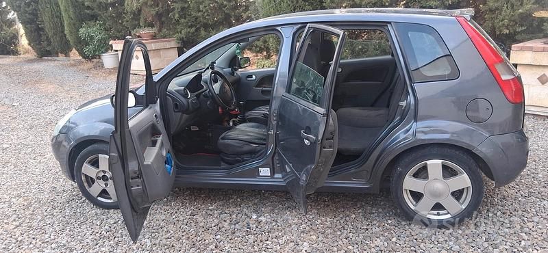 Gebraucht Ford Fiesta 80 PS (58 kW) 2003 Kleinwagen