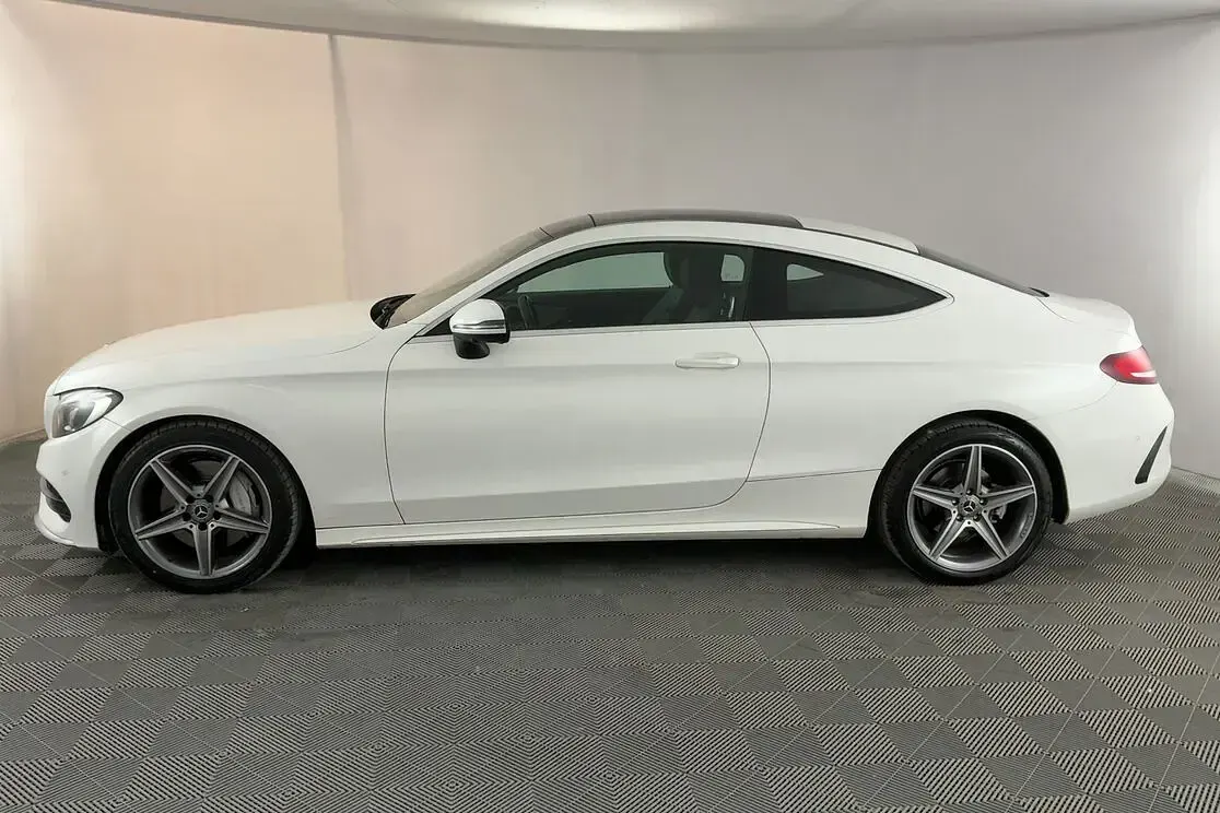 Usado Mercedes C250 Premium 205 CV (150 kW) 2017 Blanco Coupe