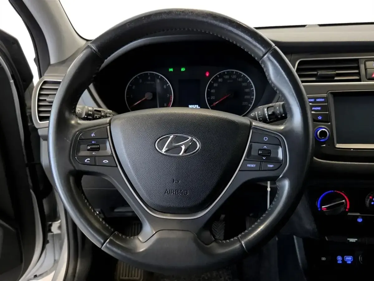 Usata Hyundai i20 75 CV (55 kW) 2020 Grigio metal Utilitaria