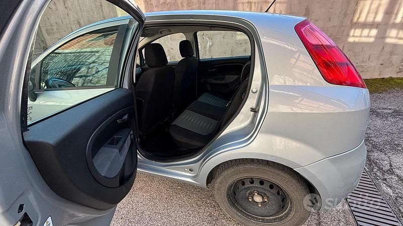 Usata Fiat Grande Punto Dynamic 90 CV (66 kW) 2009 Grigio Utilitaria