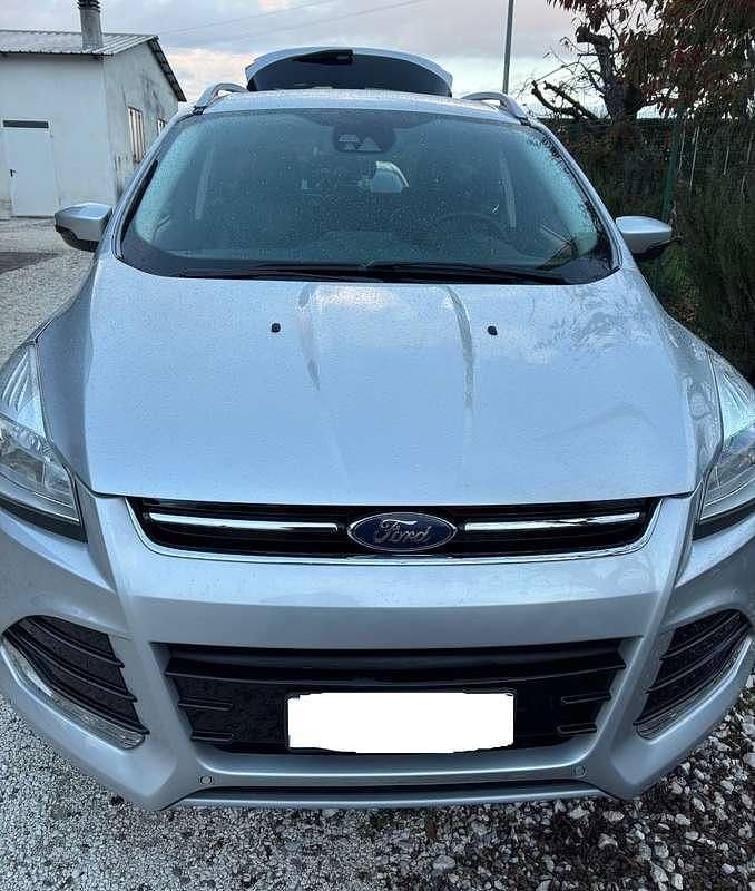Usata Ford Kuga Titanium 150 CV (110 kW) 2016 Grigio SUV