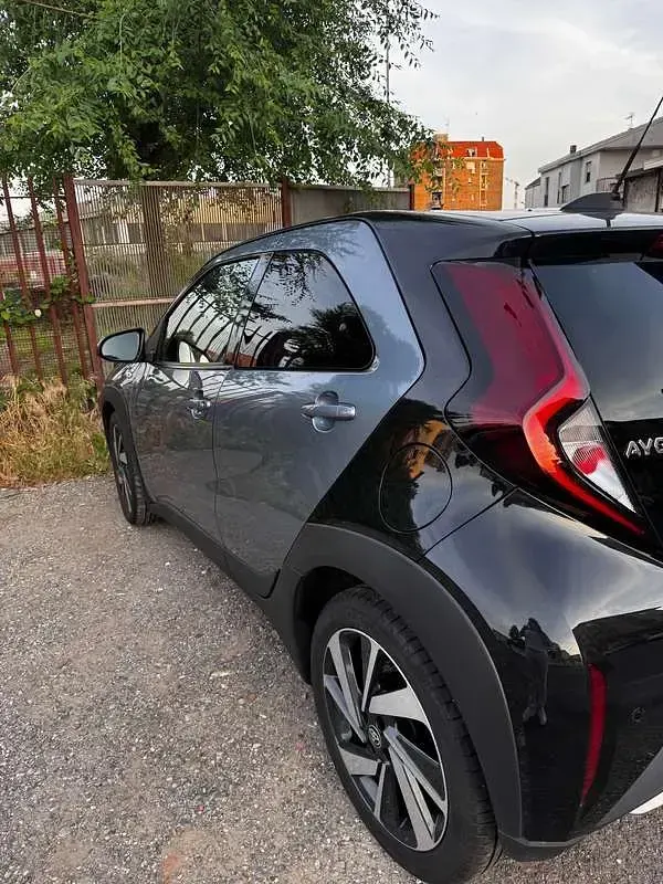 Usata Toyota Aygo X Active 72 CV (52 kW) 2024 Blu/azzurro SUV
