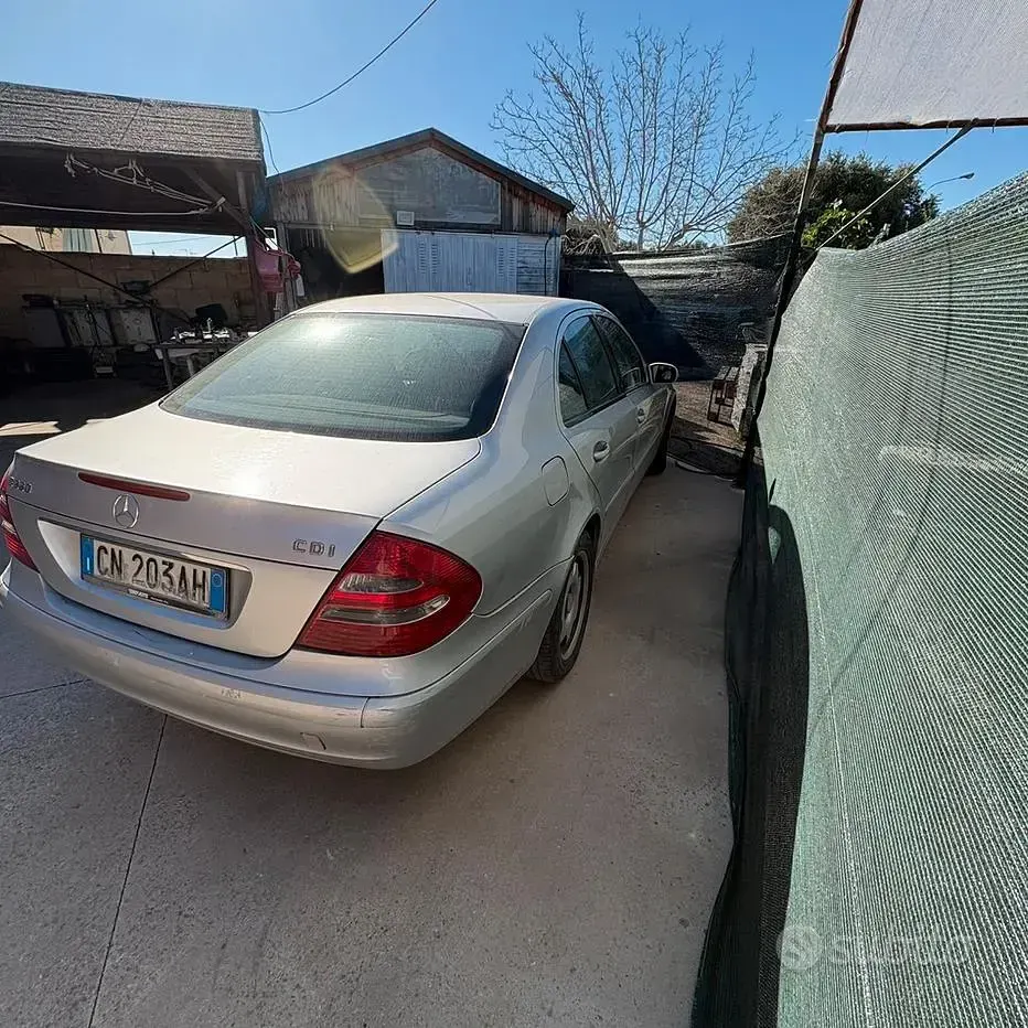 Usata Mercedes E220 150 CV (110 kW) 2004 Berlina
