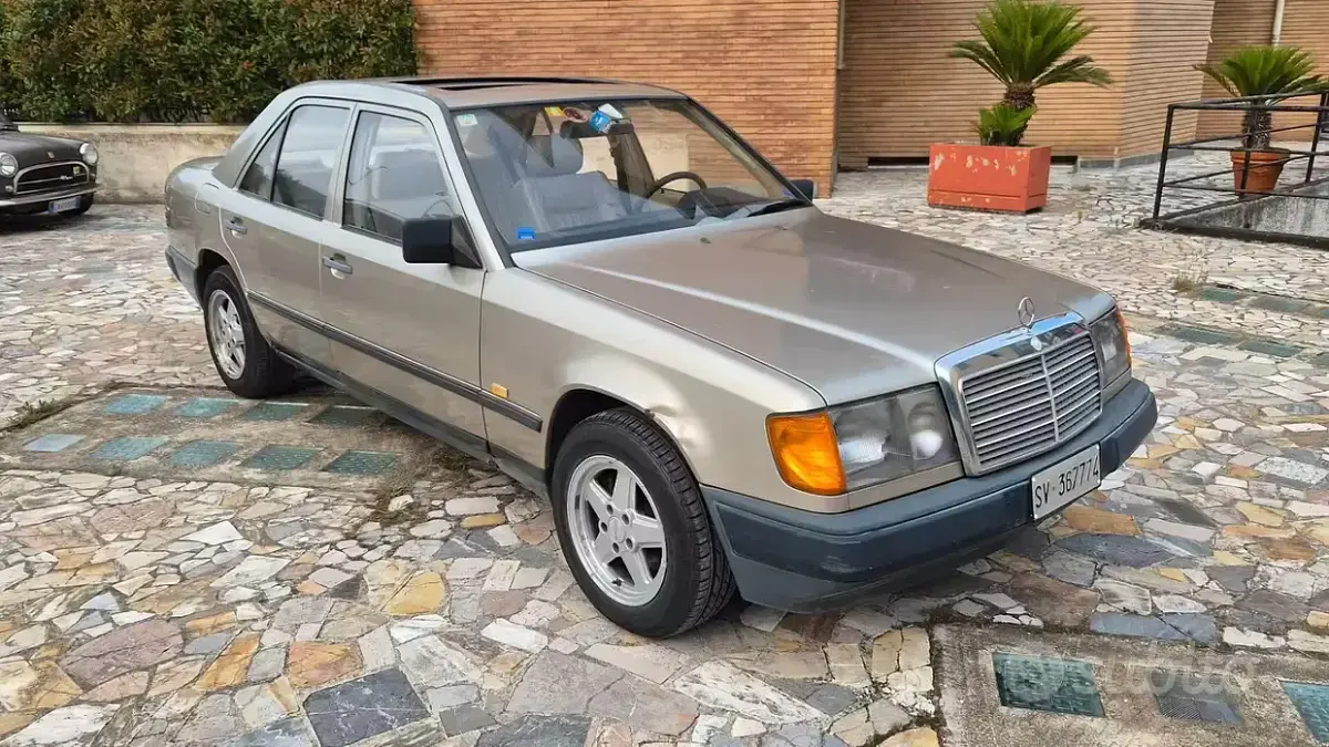 Usata Mercedes 300 188 CV (138 kW) 1989 Berlina