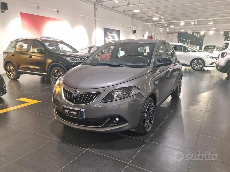 Grigio Usata 2024 Lancia Ypsilon Gold Due volumi | 14.500 € (Cara) - Immagine 1/4