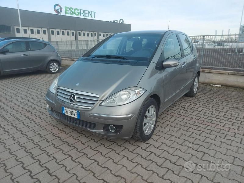 Usata Mercedes A180 Elegance 108 CV (79 kW) 2010 Grigio Berlina