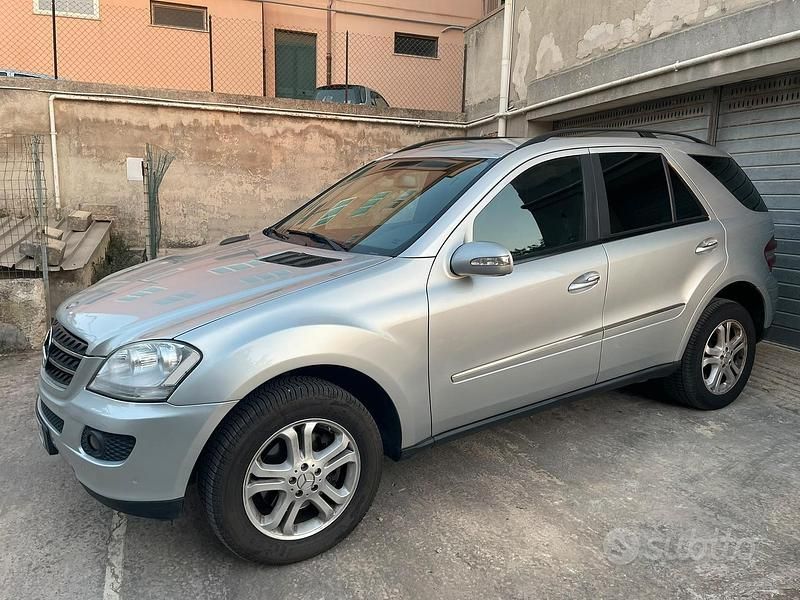 Usata Mercedes ML320 2006 Grigio SUV