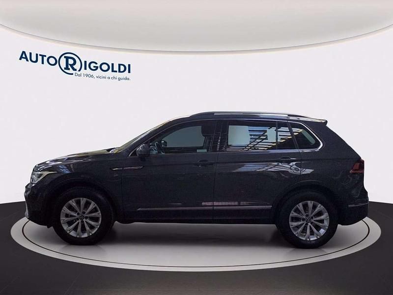 Usata VW Tiguan Life 150 CV (110 kW) 2023 Dolphin grey metallizzato SUV