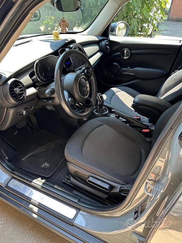 Usata Mini Cooper 136 CV (100 kW) 2020 Grigio Utilitaria