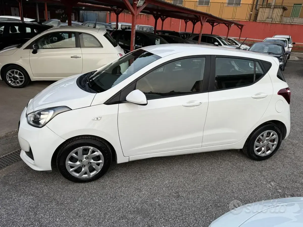 Usata Hyundai i10 69 CV (50 kW) 2016 Bianco Utilitaria