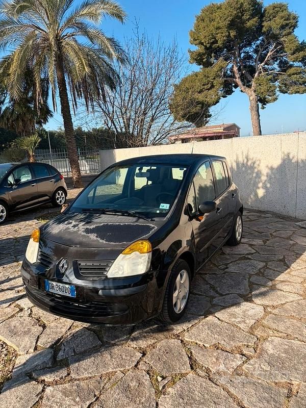 Usata Renault Modus 85 CV (62 kW) 2005 Nero Monovolume