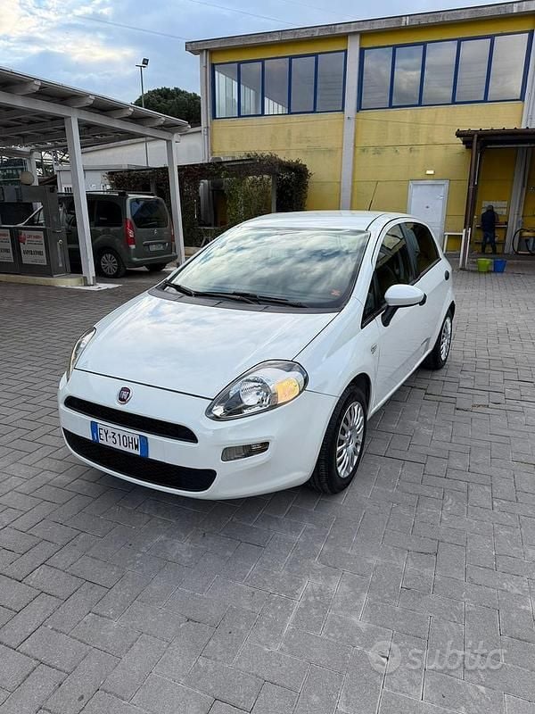 Usata Fiat Punto 75 CV (55 kW) 2015 Utilitaria