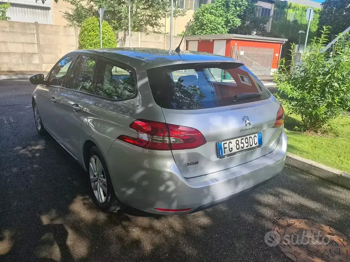 Usata Peugeot 308 GT 120 CV (88 kW) 2017 Grigio Station wagon