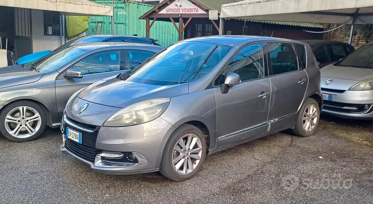 Usata Renault Scénic III XMOD 110 CV (80 kW) 2012 Grigio Monovolume