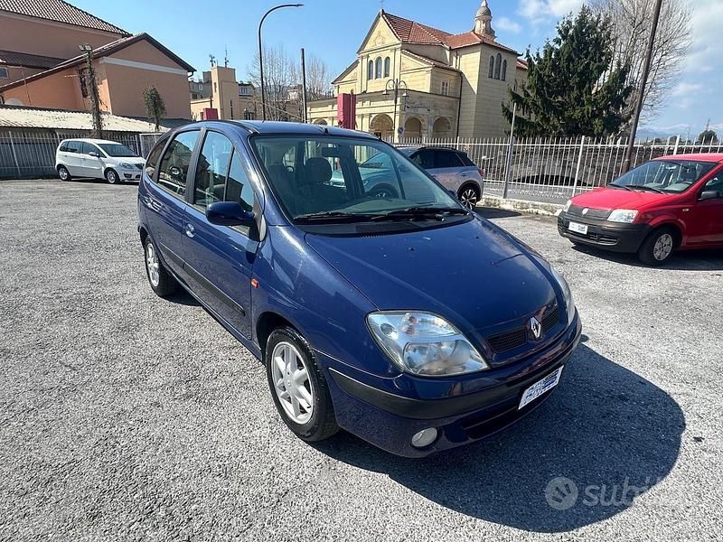 Usata Renault Mégane II Sportway 107 CV (78 kW) 2003 Blu Berlina