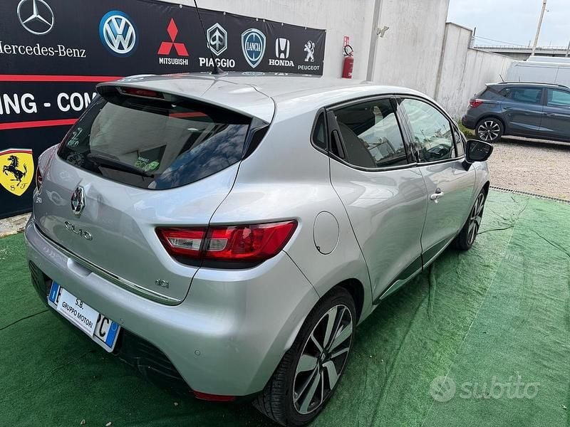 Usata Renault Clio IV LE 75 CV (55 kW) 2014 Grigio Berlina