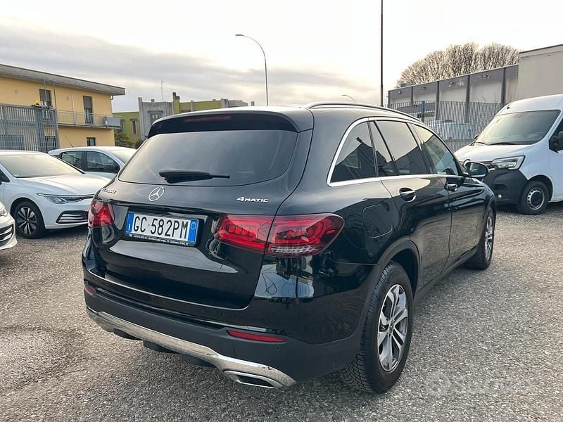 Usata Mercedes GLC200 Business 163 CV (119 kW) 2020 Nero SUV