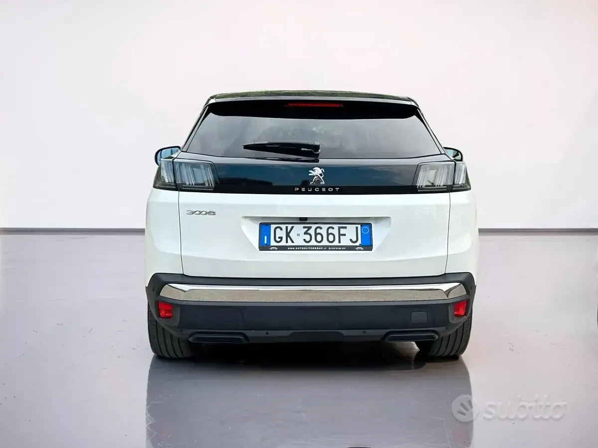 Usata Peugeot 3008 Allure 131 CV (96 kW) 2022 Bianco SUV