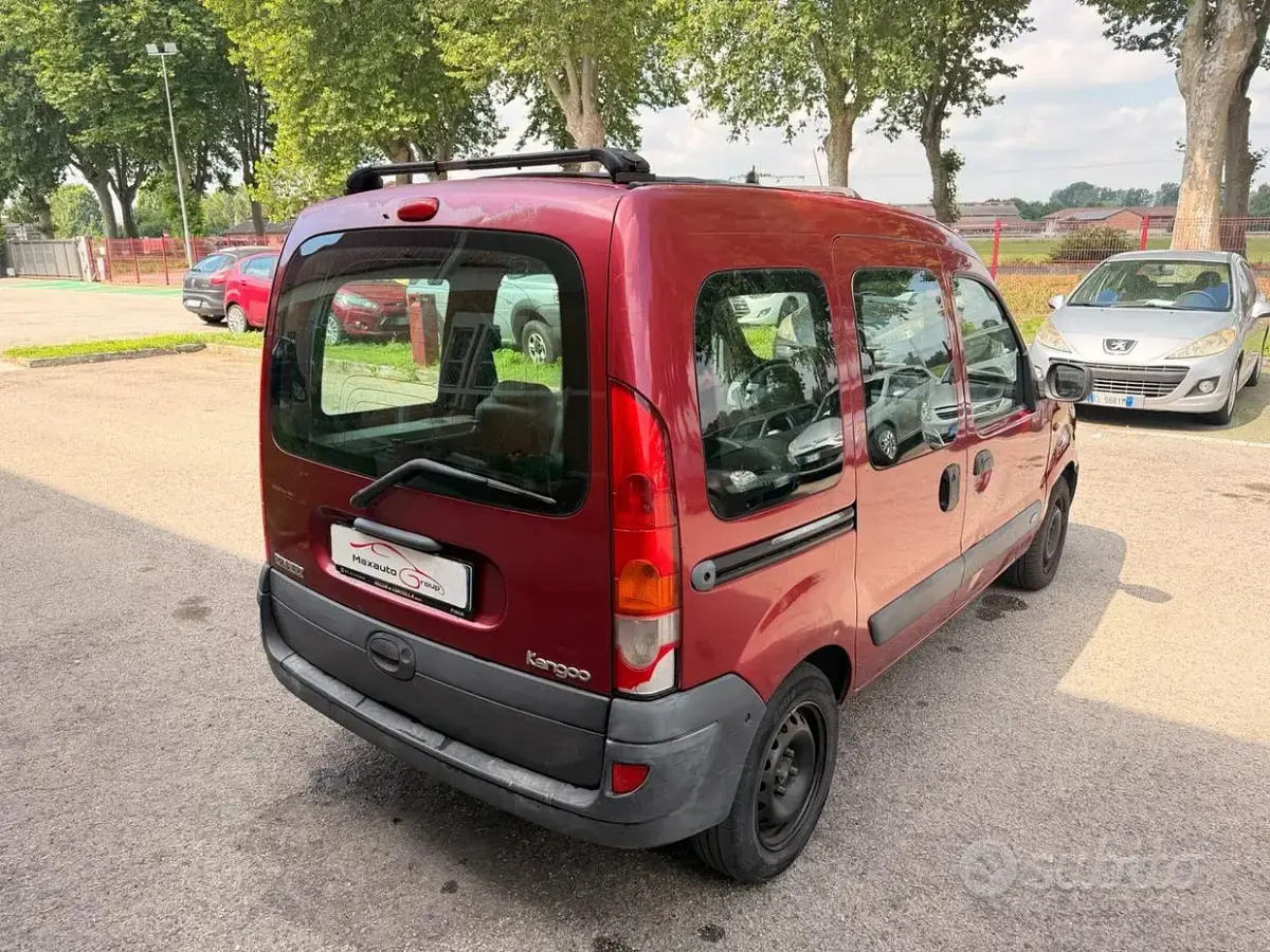 Usata Renault Kangoo 75 CV (55 kW) 2004 Rosso Monovolume